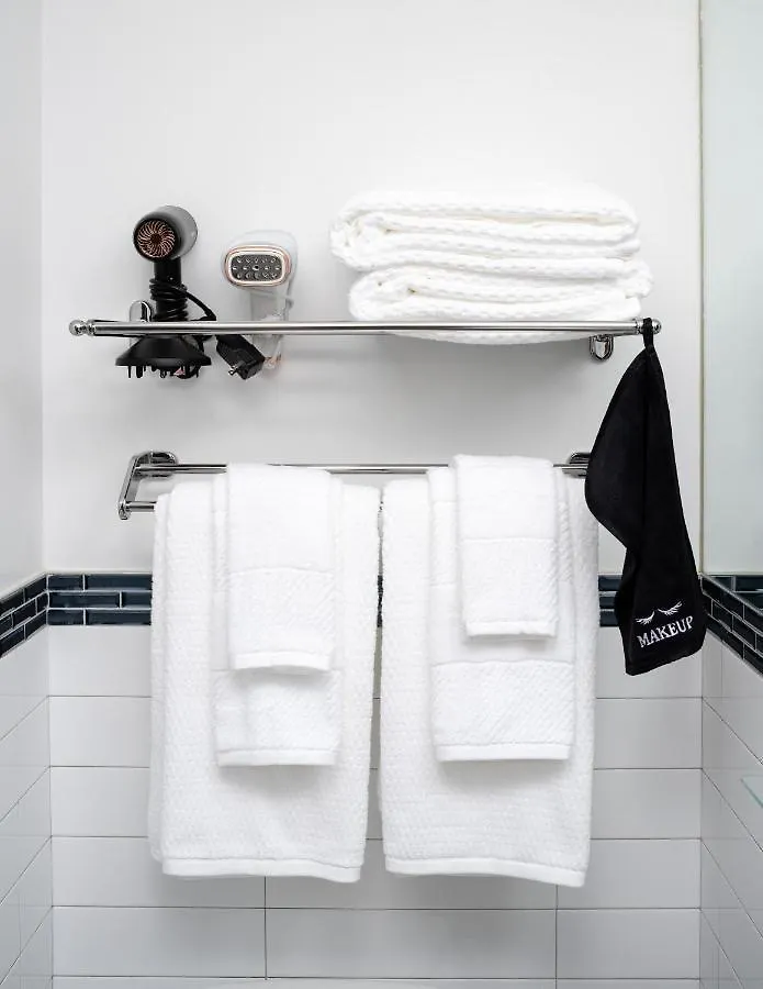 Little Charlie Hotel New York ABD