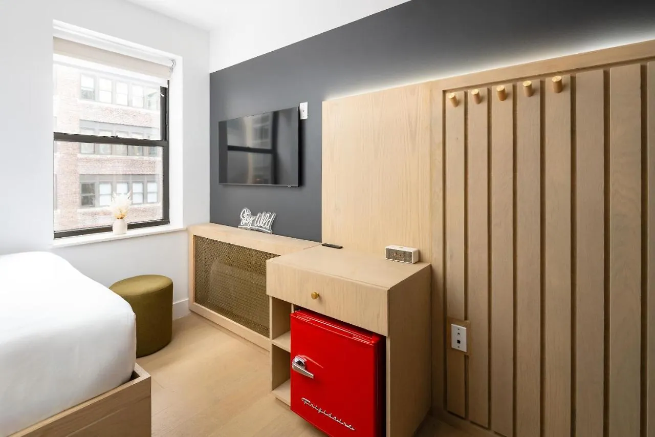 ****  Little Charlie Hotel New York United States